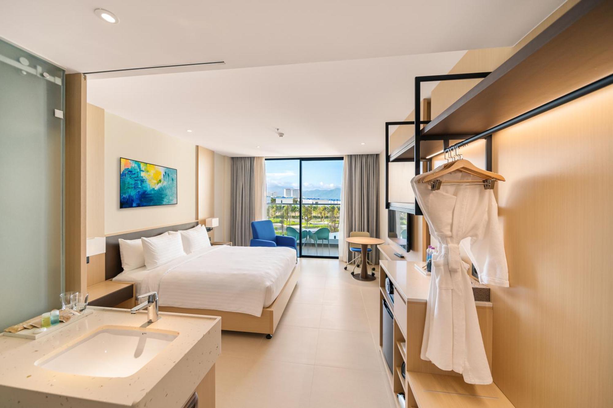 The Empyrean Cam Ranh Beach Resort Dış mekan fotoğraf